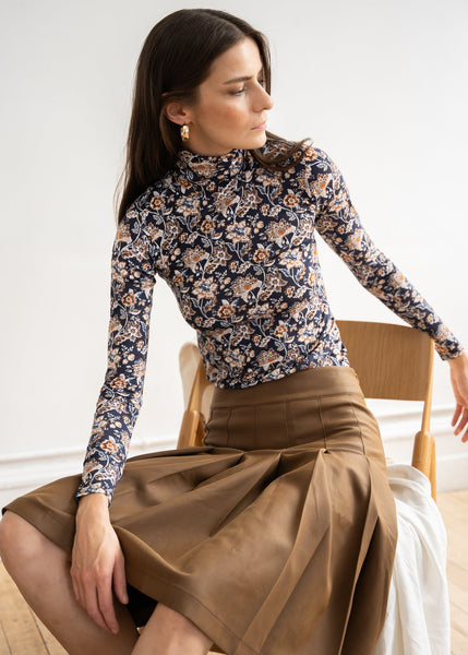 新品タグ付きBACK FRILL TURTLENECK KINT TOPS Glittery turtleneck top
