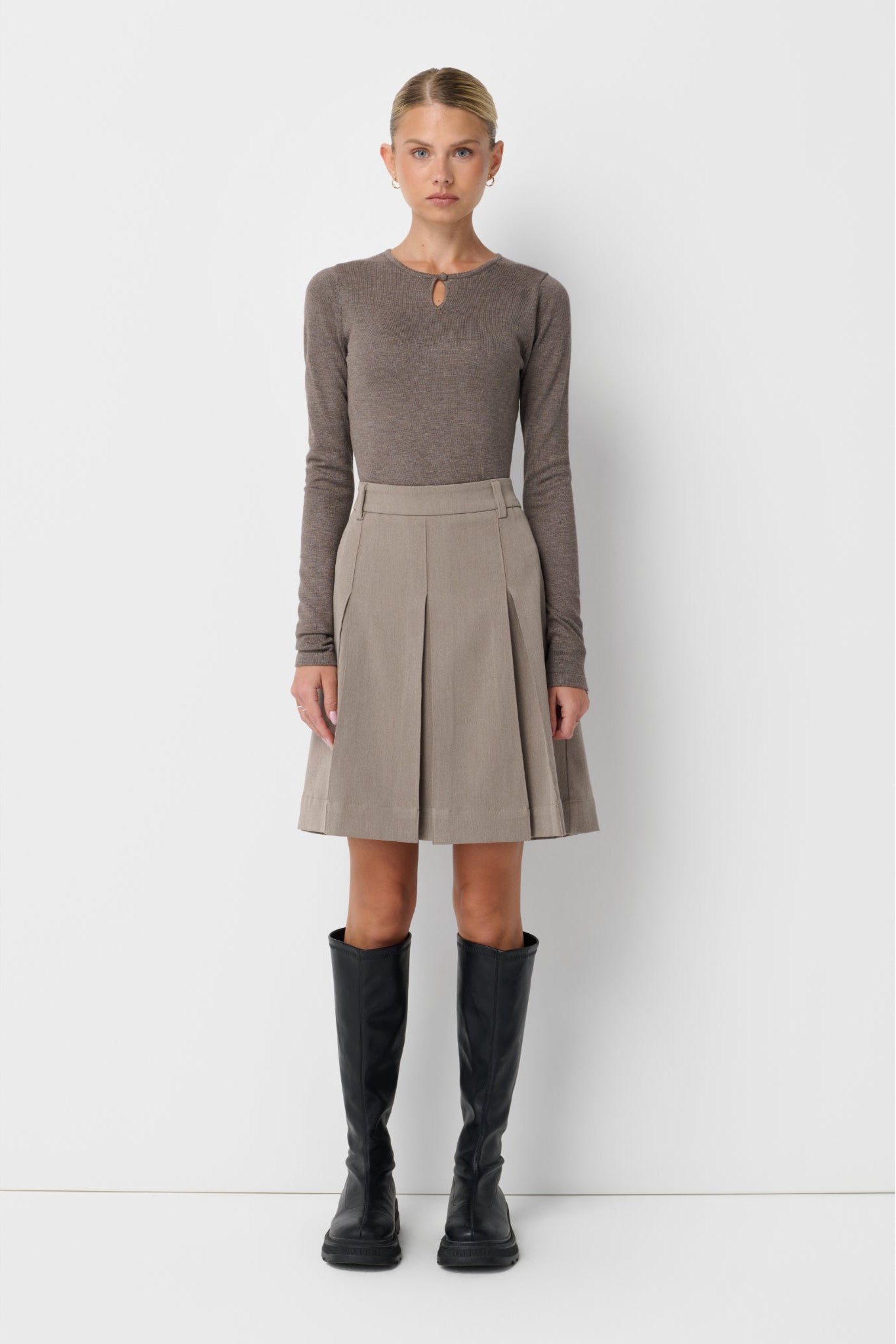 Taupe