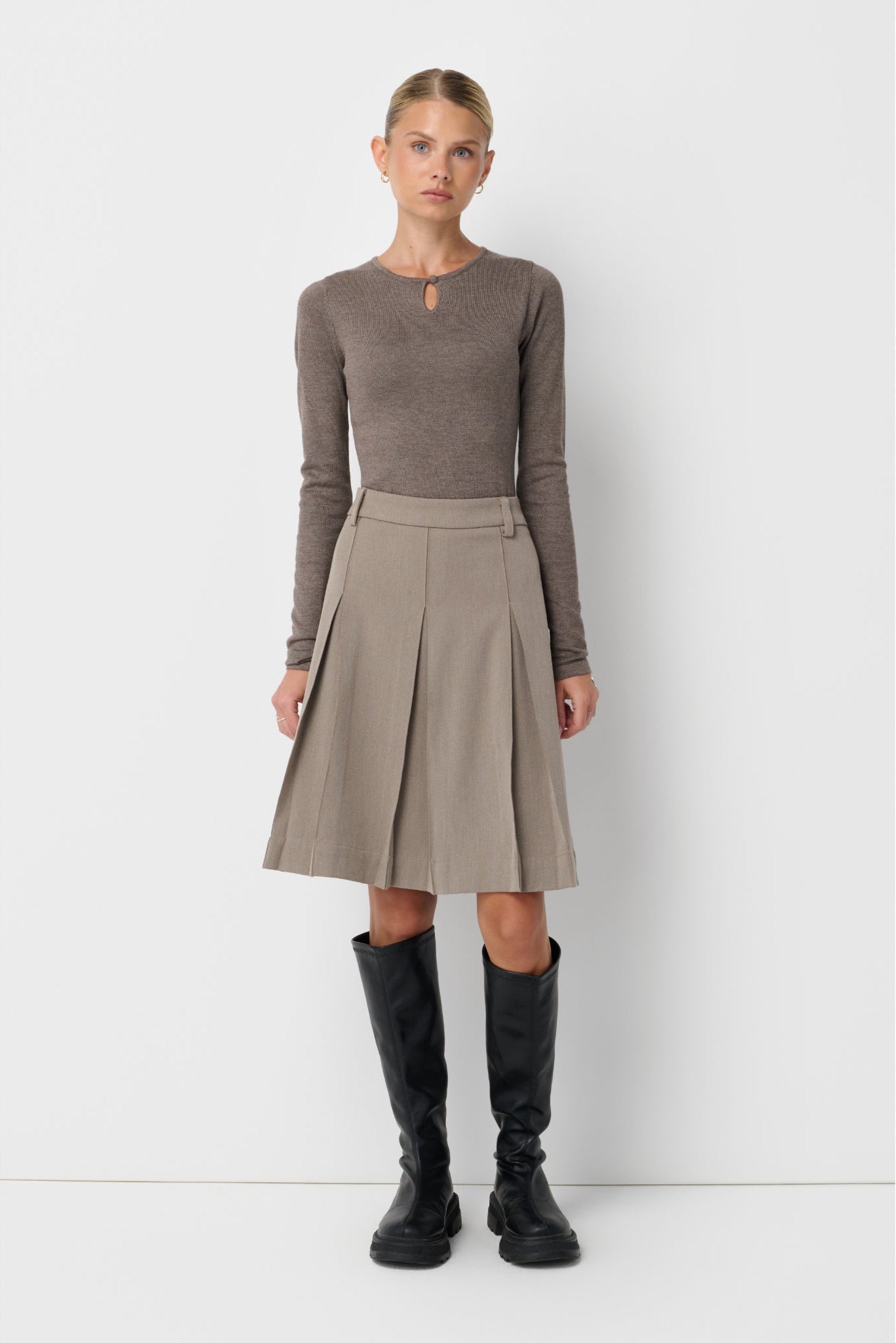 Taupe