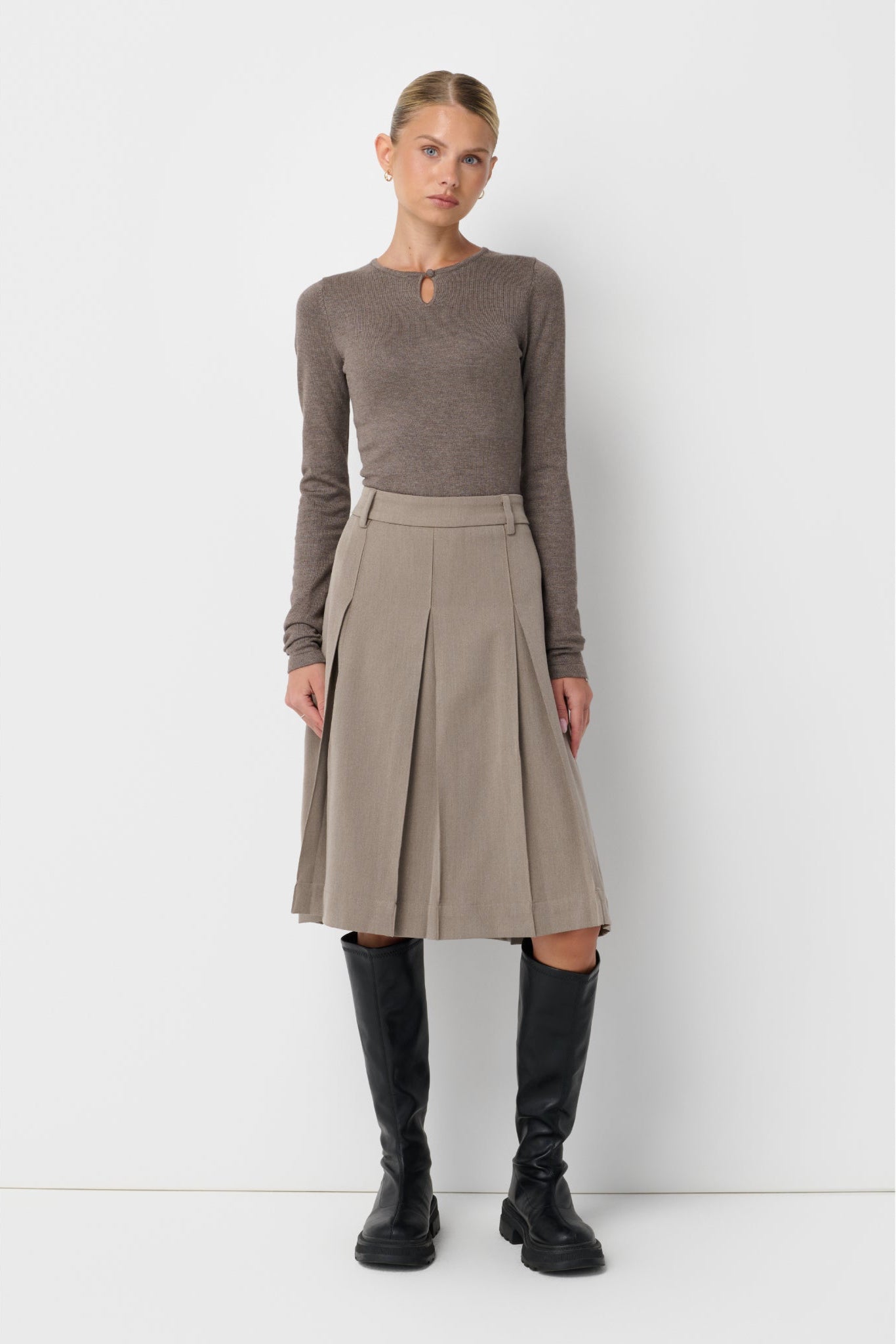 Taupe